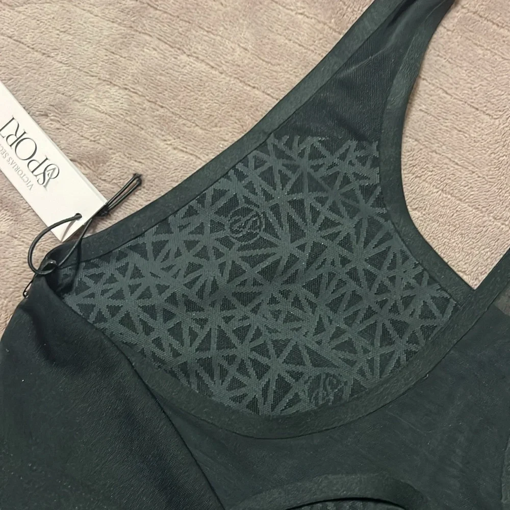 New VS lycra sport bra size small super comfortable - Picture 4 of 8